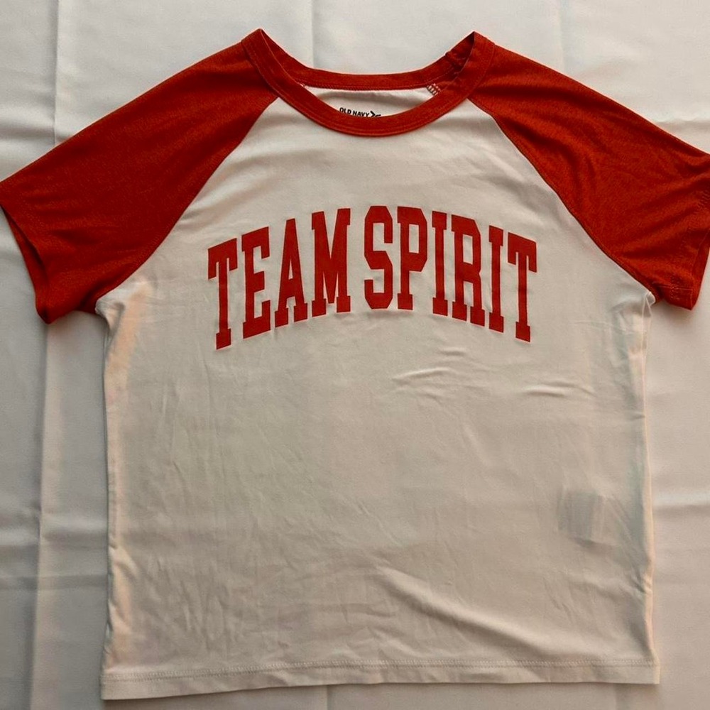 Old Navy t-shirt kids Medium